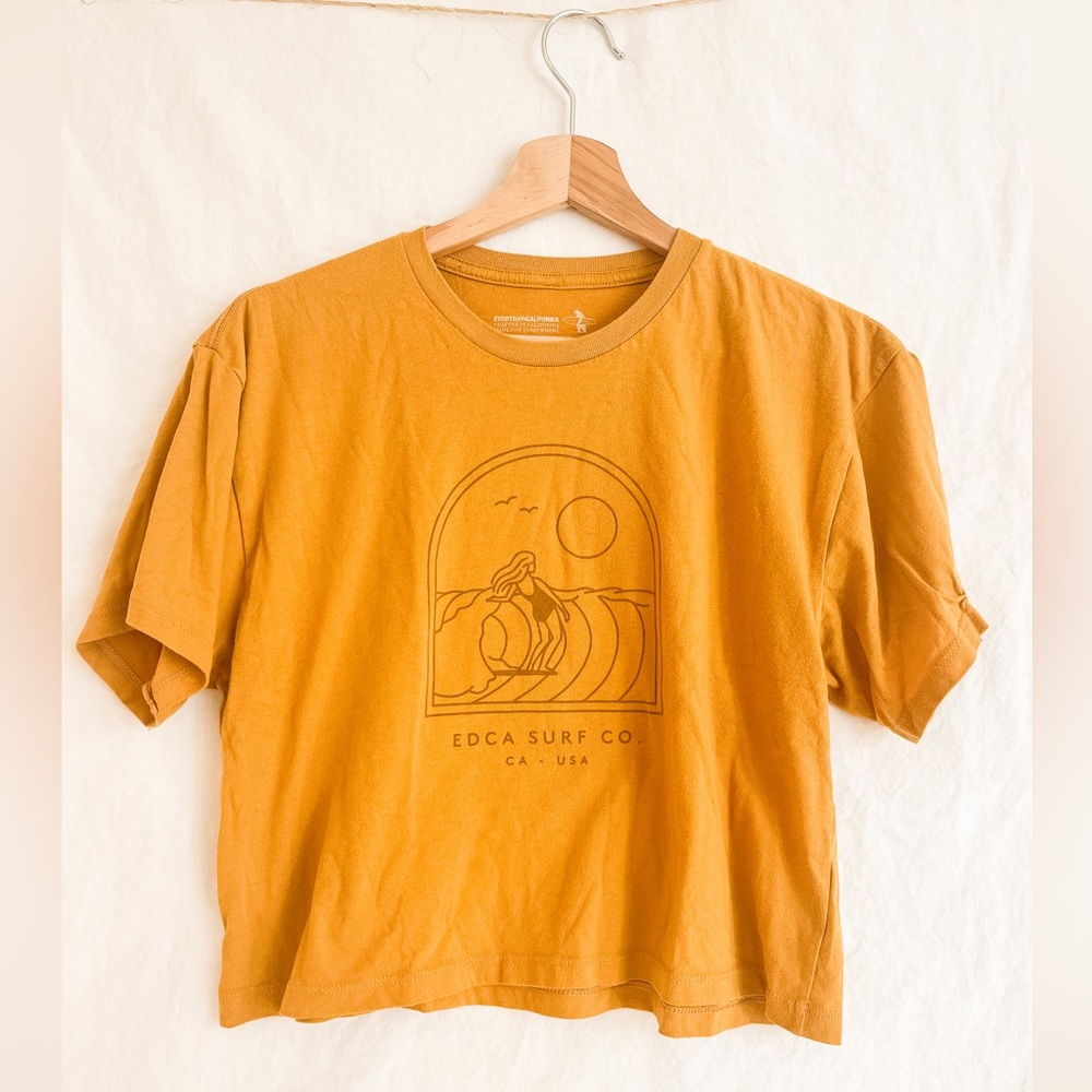 Everyday California: San Tropico Tee. Womans Size M Crop Top